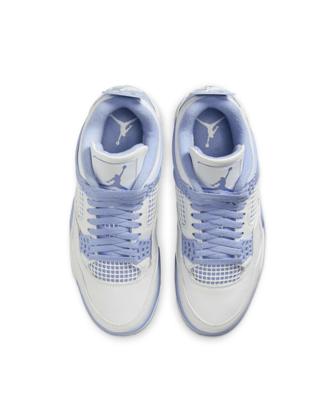 Air Jordan 4 "Forget Me Not" (W) Top-down view of the women’s Air Jordan 4 “Forget Me Not” showing laces and tongue details.