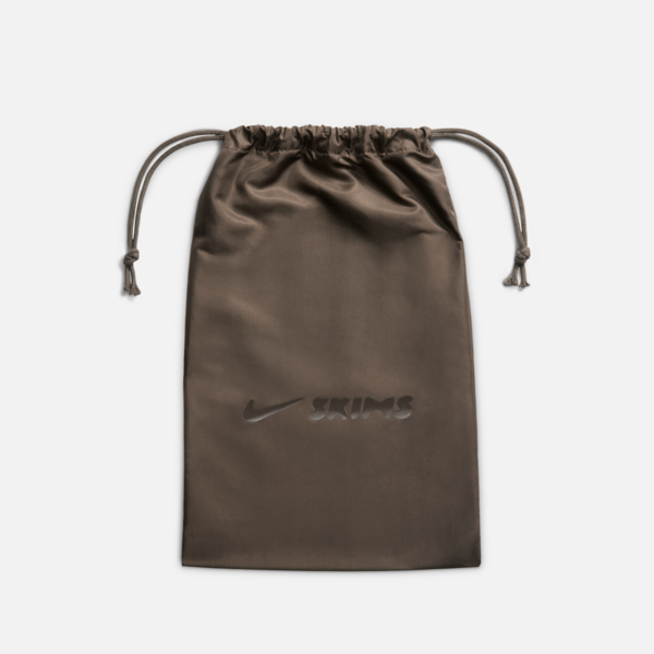 NikeSKIMS Rift Satin "Silt Red" (W) (IQ7158-600) Release Date