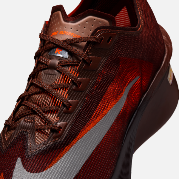 Renegade x Nike ZoomX Vaporfly 4 (IQ7313-200) Erscheinungsdatum