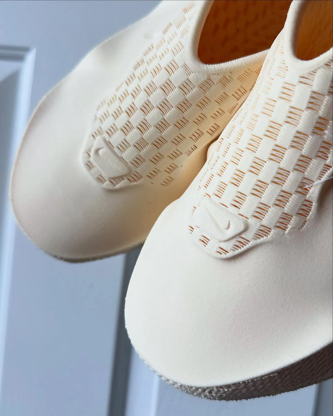 Oberansicht mit strukturiertem 3D-Mesh des Air Max 1000.