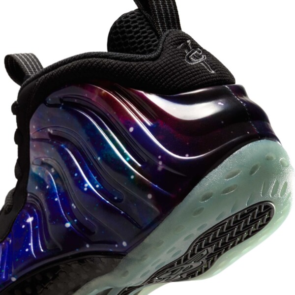 靴 Nike Air Foamposite One Galaxy 2025 Nike Air Foamposite One Galaxy 2025 FQ4303-400 | SneakerFiles