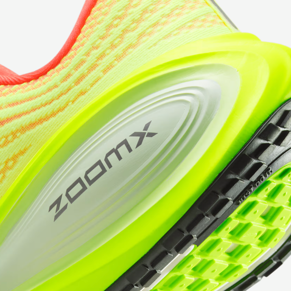 Nike Vomero Plus "Bright Mango" (HV8150-800) Release Date