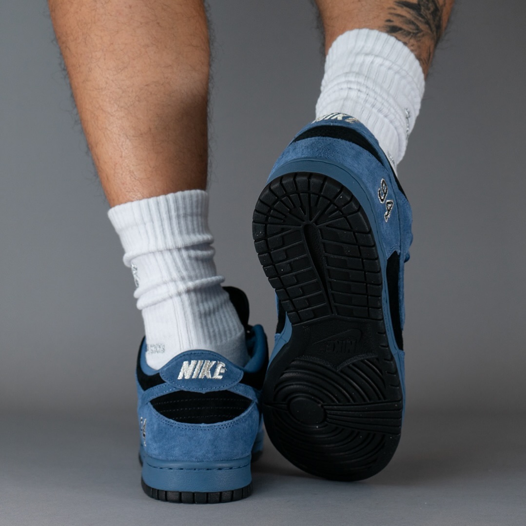 Supreme x Nike SB Dunk Low “Camper Green” Supreme x Nike SB Dunk Low “Camper Green”