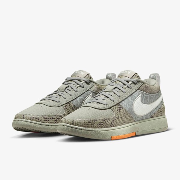 Nike Book 1 