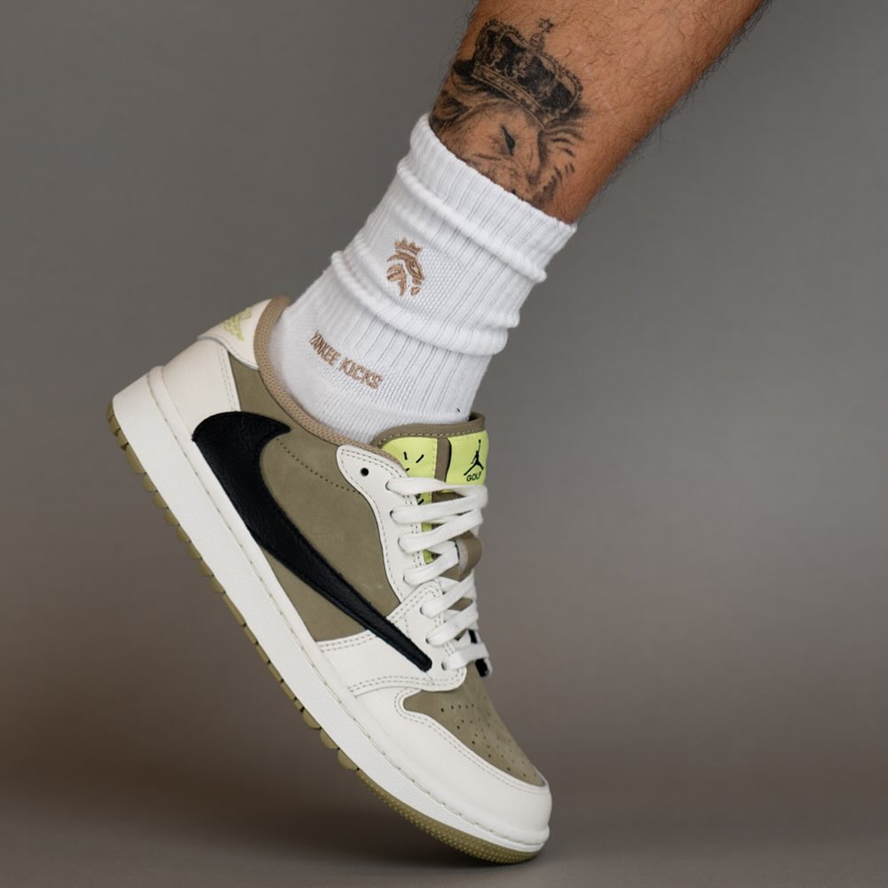 Travis Scott x Air Jordan 1 Low 