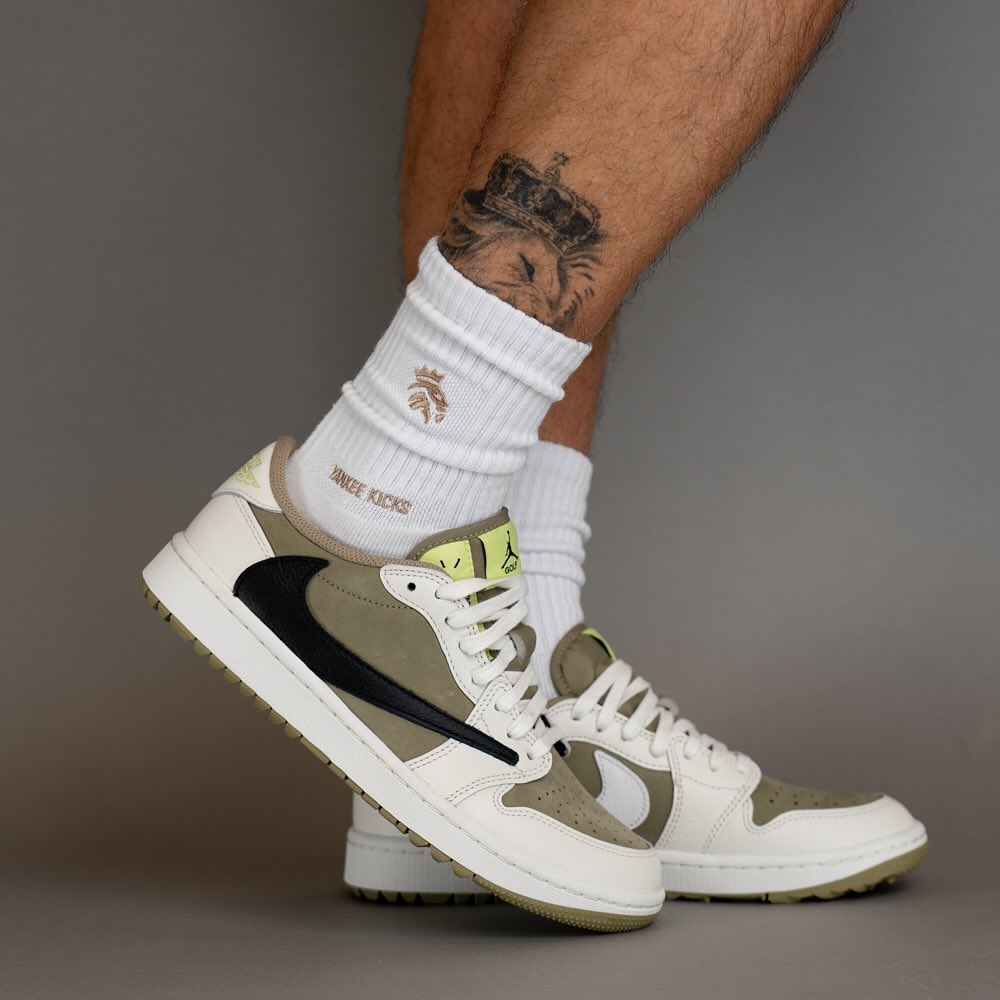 Travis Scott x Air Jordan 1 Low 