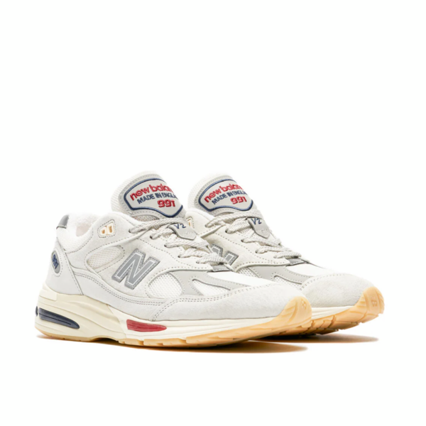 スニーカー New Balance 991v2 Made in UK Off White Blanc De Blanc The New Balance 991v2 'Off White' is a very British sneaker