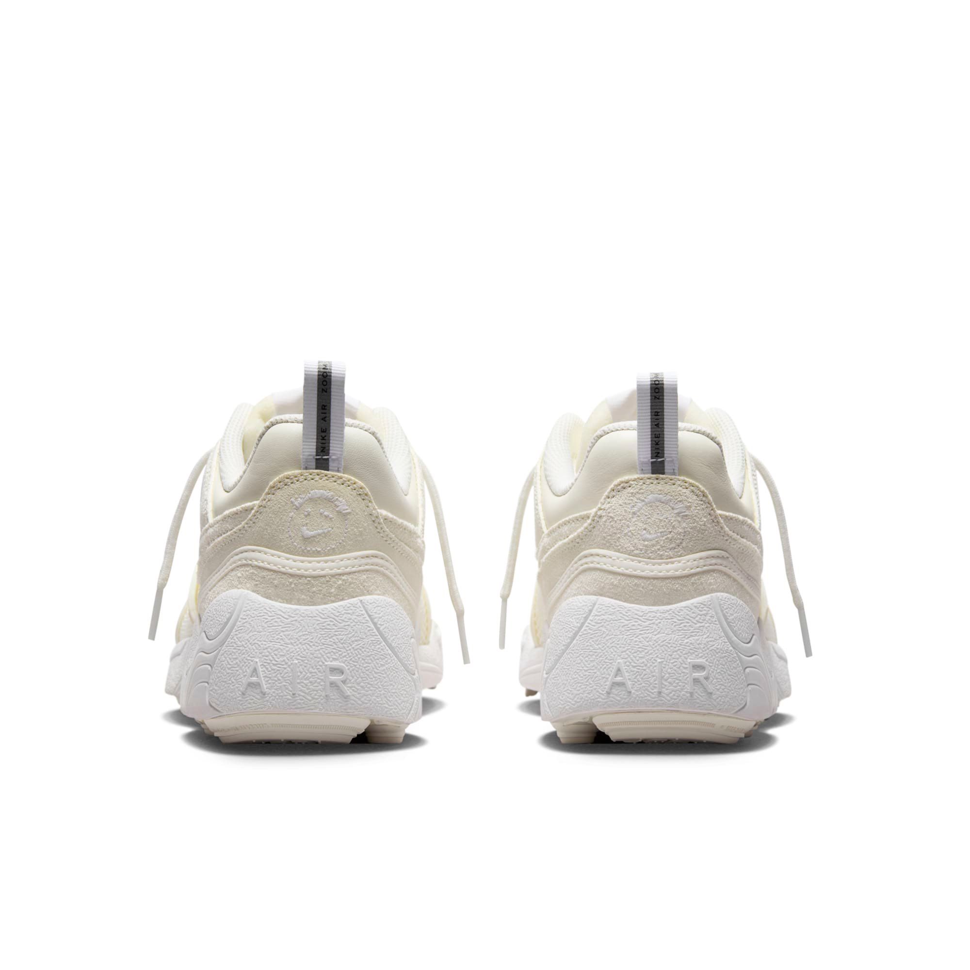 Undefeated x Air Jordan 4 Undefeated x Air Jordan 4