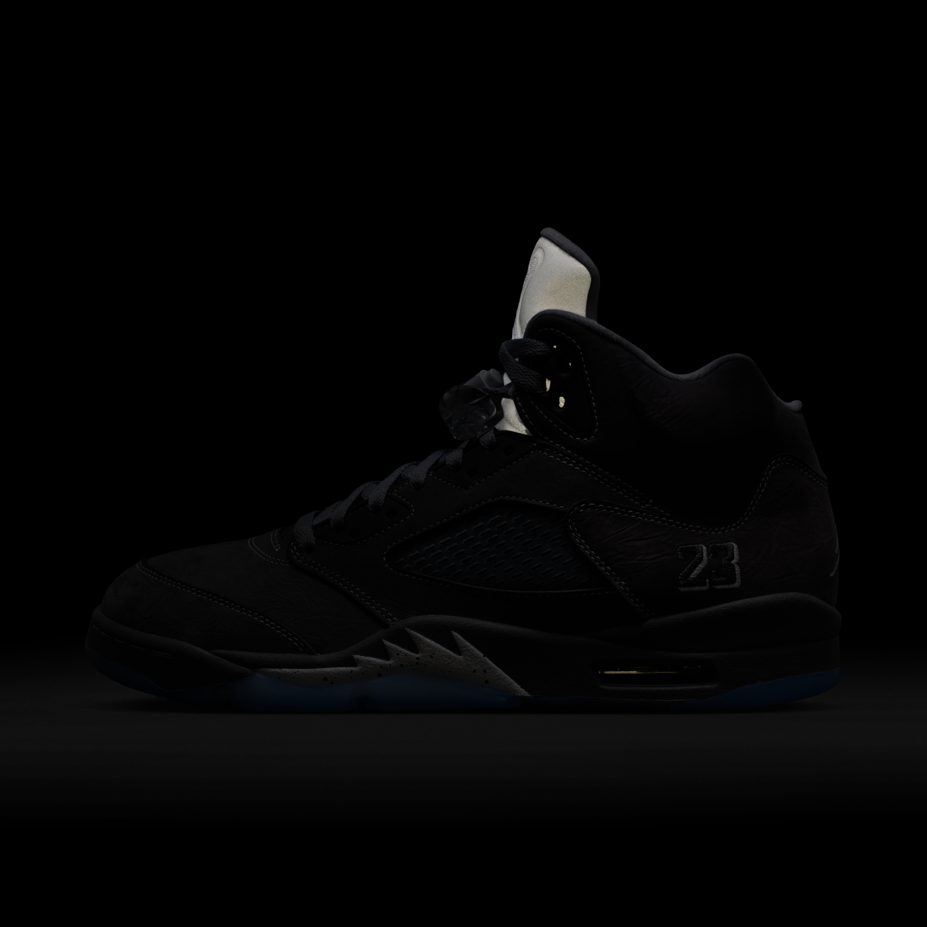 Air Jordan 5 Wolf Grey A Legendary Comeback: Air Jordan 5 “Wolf Grey” on-foot look 2