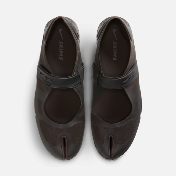 NikeSKIMS Rift "Velvet Brown" (W) (IO7694-200) Erscheinungsdatum