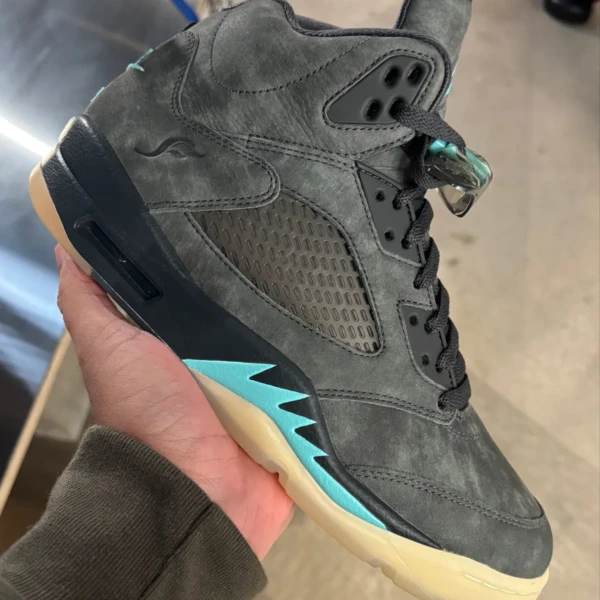 SoleFly x Air Jordan 5 "Aurora Green" (IU0734-001) Erscheinungsdatum