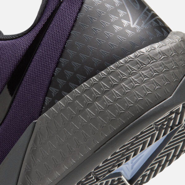 Nike Twelve Time "Nightmare" (IM4164-500) Erscheinungsdatum