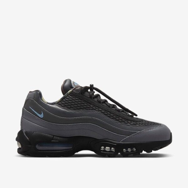 Nike 180€ store