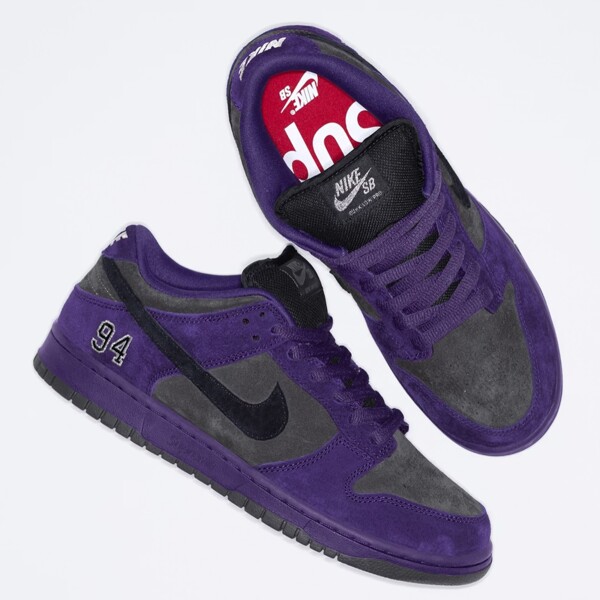 Supreme × Nike SB Dunk Low ノベルティ付 Supreme x Nike SB Dunk Low Rammellzee 2023 FD8778-001