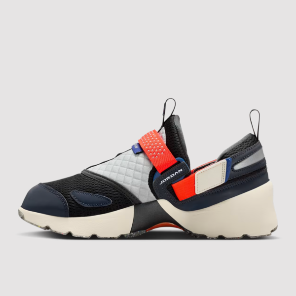 Jordan Trunner LX "Rare Air" (W) (IM6531-001) Erscheinungsdatum