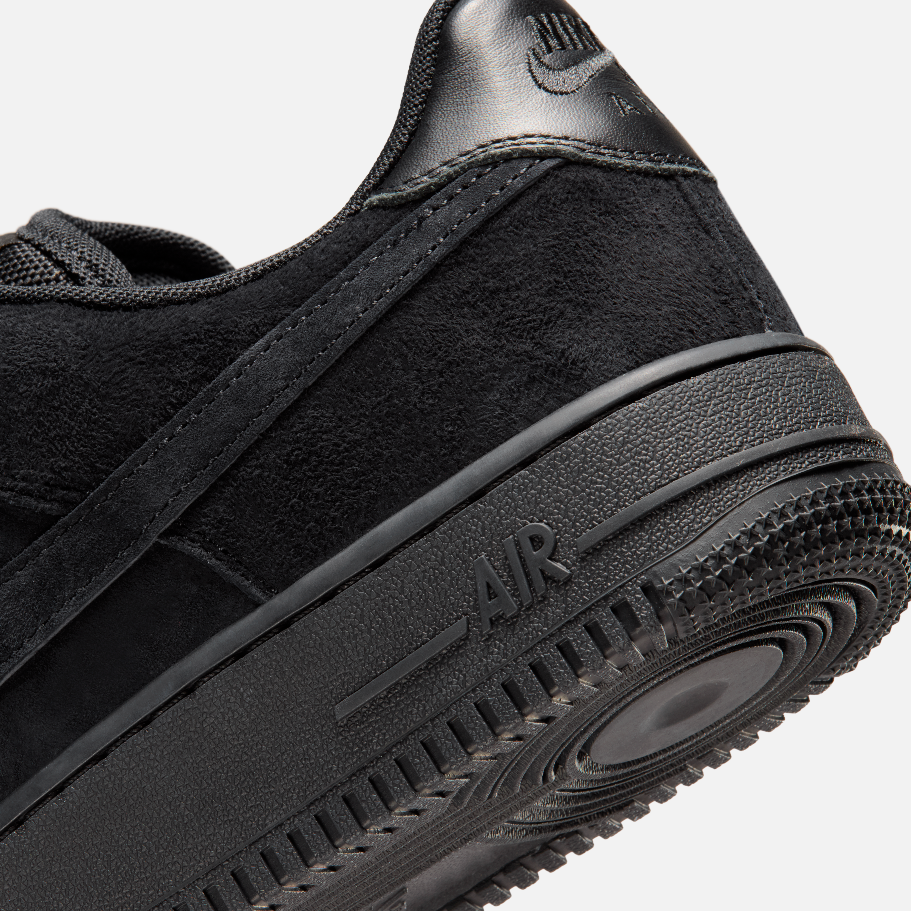Nike SB Air Force 1 Low āTriple Blackā Nike SB Air Force 1 Low āTriple Blackā