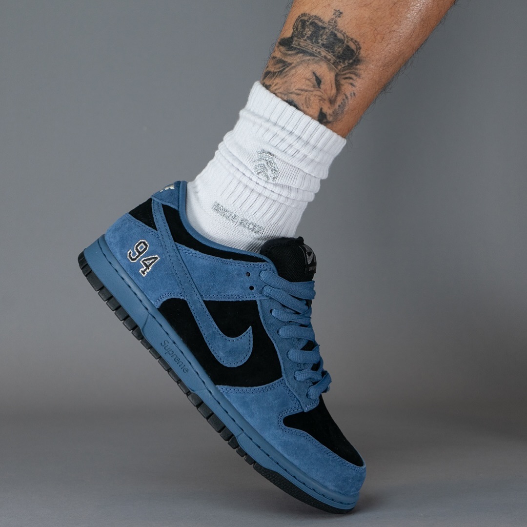 Supreme x Nike SB Dunk Low “Camper Green” Supreme x Nike SB Dunk Low “Camper Green”