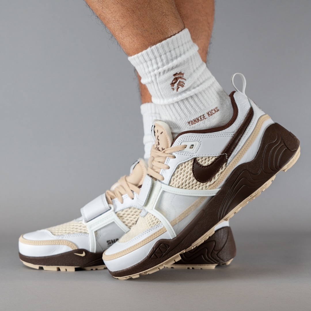 Travis Scott x Nike Zoom Field Jaxx "Light Chocolate" On Foot