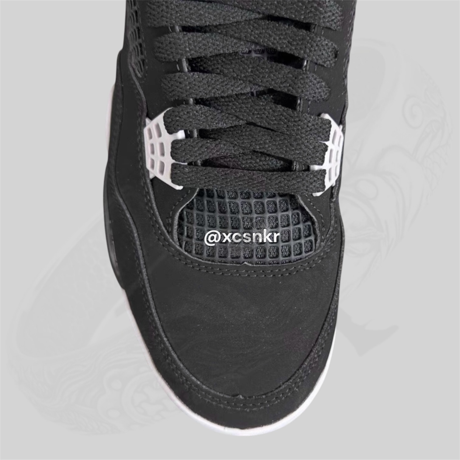 Air Jordan 4 Bred 2026