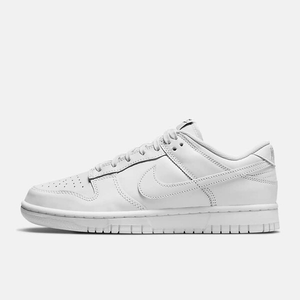 Nike WMNS Dunk Low 