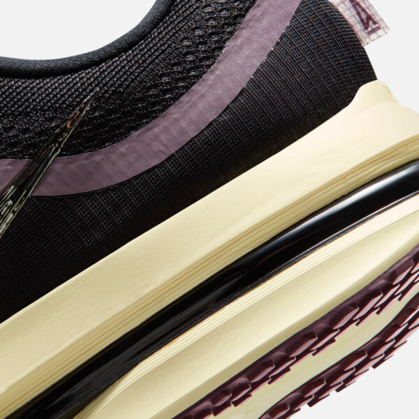 A Ma Maniere x Nike Pegasus Premium "Black Burgundy Crush" (IM0701-001) Erscheinungsdatum