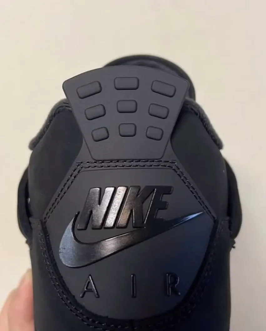 Air Jordan 4 Black Cat Air Jordan 4 Black Cat dteailed look