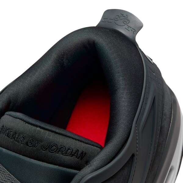 Nigel Sylvester x Air Jordan 4 RM "Anthracite" (HF4334-004) Release Date Nigel Sylvester x Air Jordan 4 RM "Anthracite" (HF4334-004) Release Date