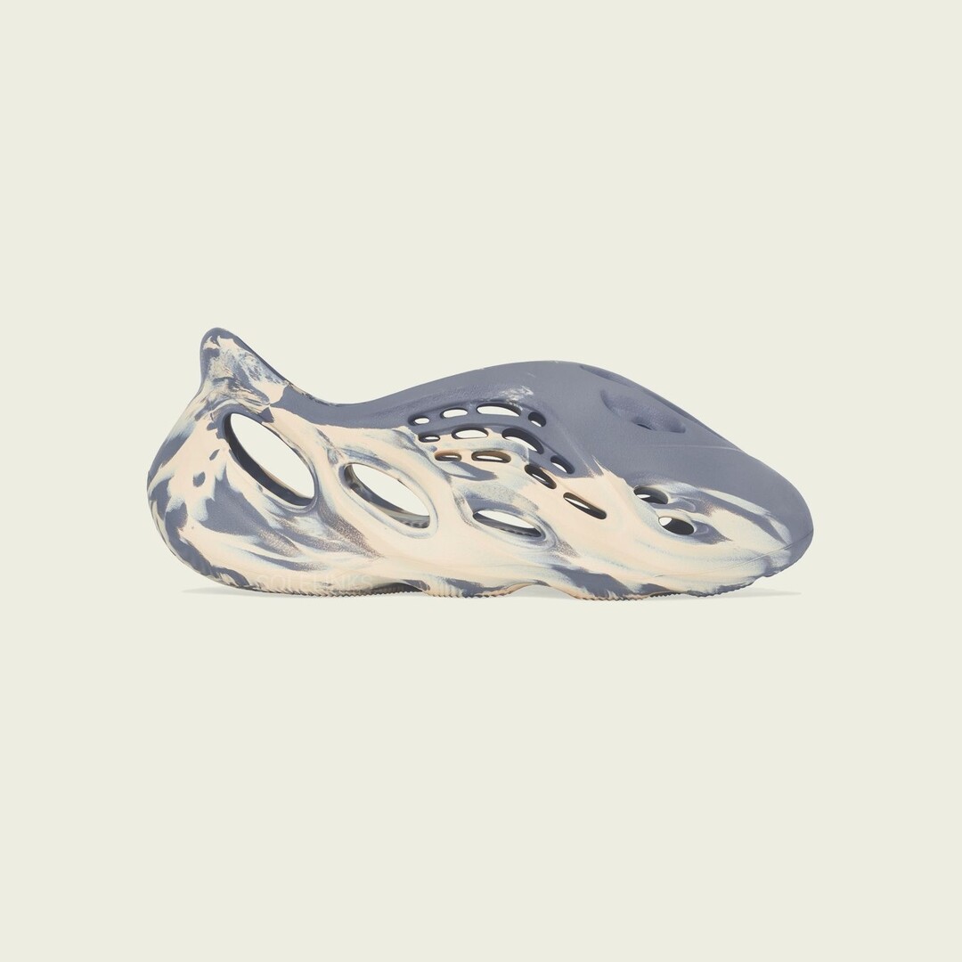 adidas yeezy foam rnnr moon grey