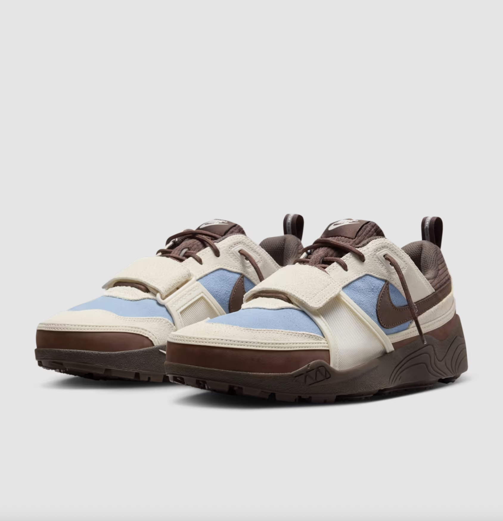 Travis Scott x Nike Zoom Field Jaxx „Leche Blue“ Releases In May