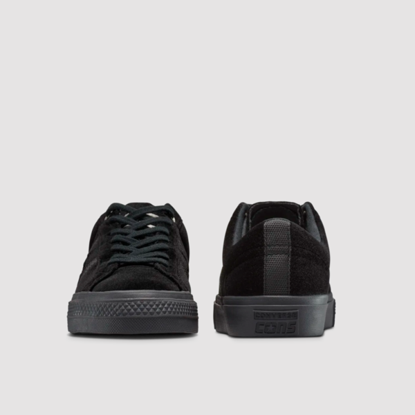 Undefeated x converse one star 2025