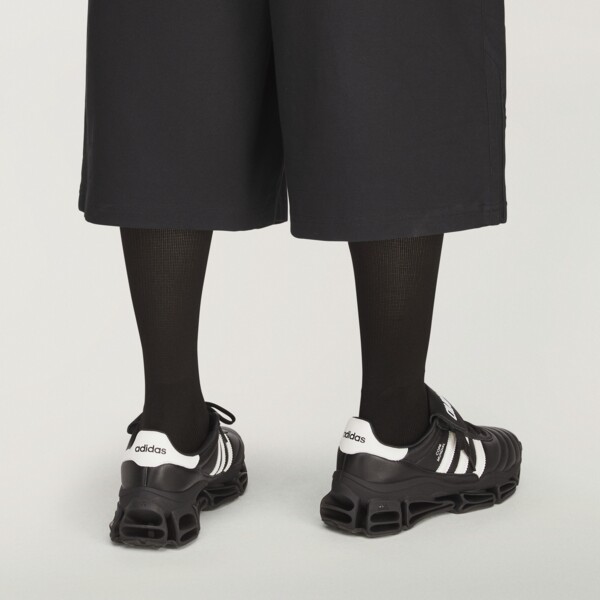 Willy Chavarria x adidas Megaride Copa "Core Black" (KZ8743) Erscheinungsdatum