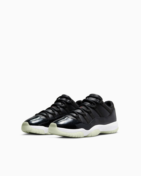 Air Jordan 11 Low 72-10 - YouTube