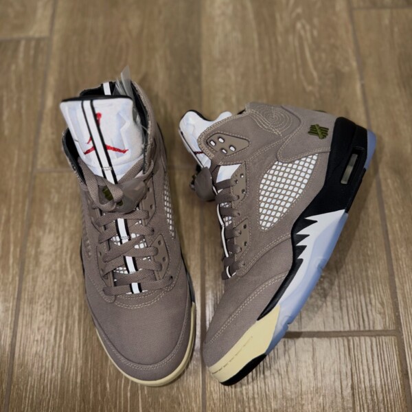 Undefeated x Air Jordan 5 "Moon Fossil" (JF3394-001) Release Date Undefeated x Air Jordan 5 "Moon Fossil" (JF3394-001) Release Date