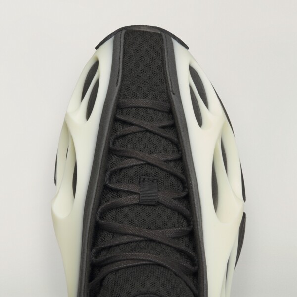 Willy Chavarria x adidas Megaride Bones "Cream White" (KI7728) Erscheinungsdatum Willy Chavarria x adidas Megaride Bones "Cream White" (KI7728) Erscheinungsdatum