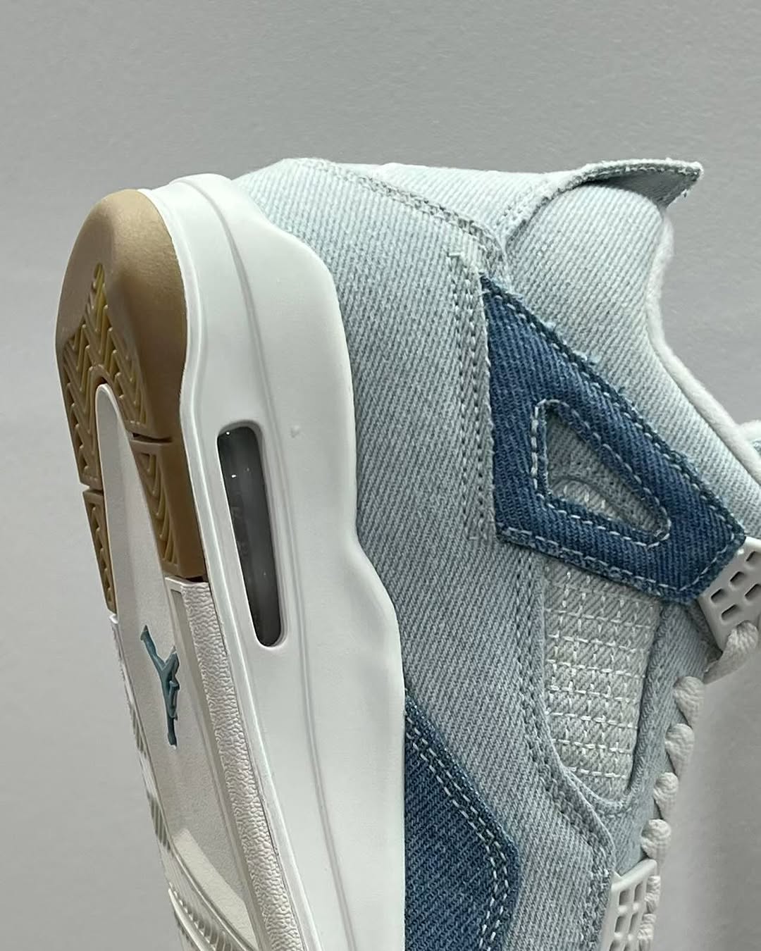 Air Jordan 4 TEX “Worn Blue” (W) Air Jordan 4 TEX Worn Blue sole view