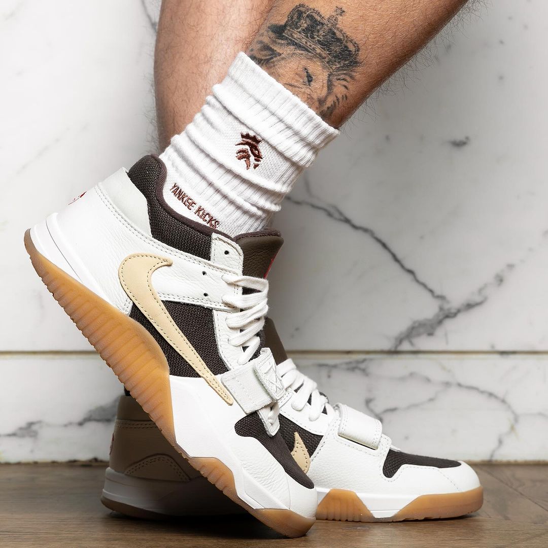 Travis Scott x Jordan Jumpman Jack Sail On Foot Sneaktorious