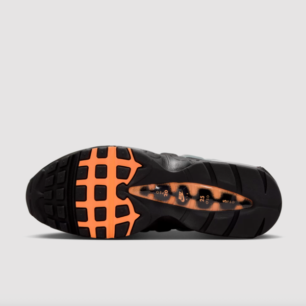 マロンたん Nike Air Max 95 “Bright Mandarin” Releases Soon | Sneaktorious
