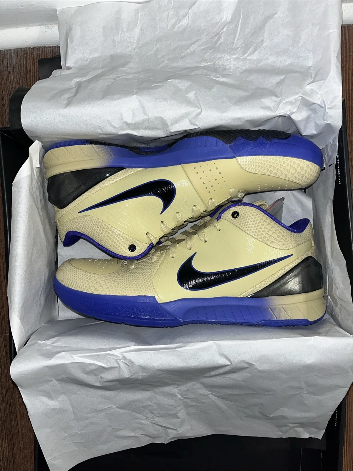 FC Barcelona x Nike Kobe 4 Protro FC Barcelona x Nike Kobe 4 Protro resting on black box with premium leather details