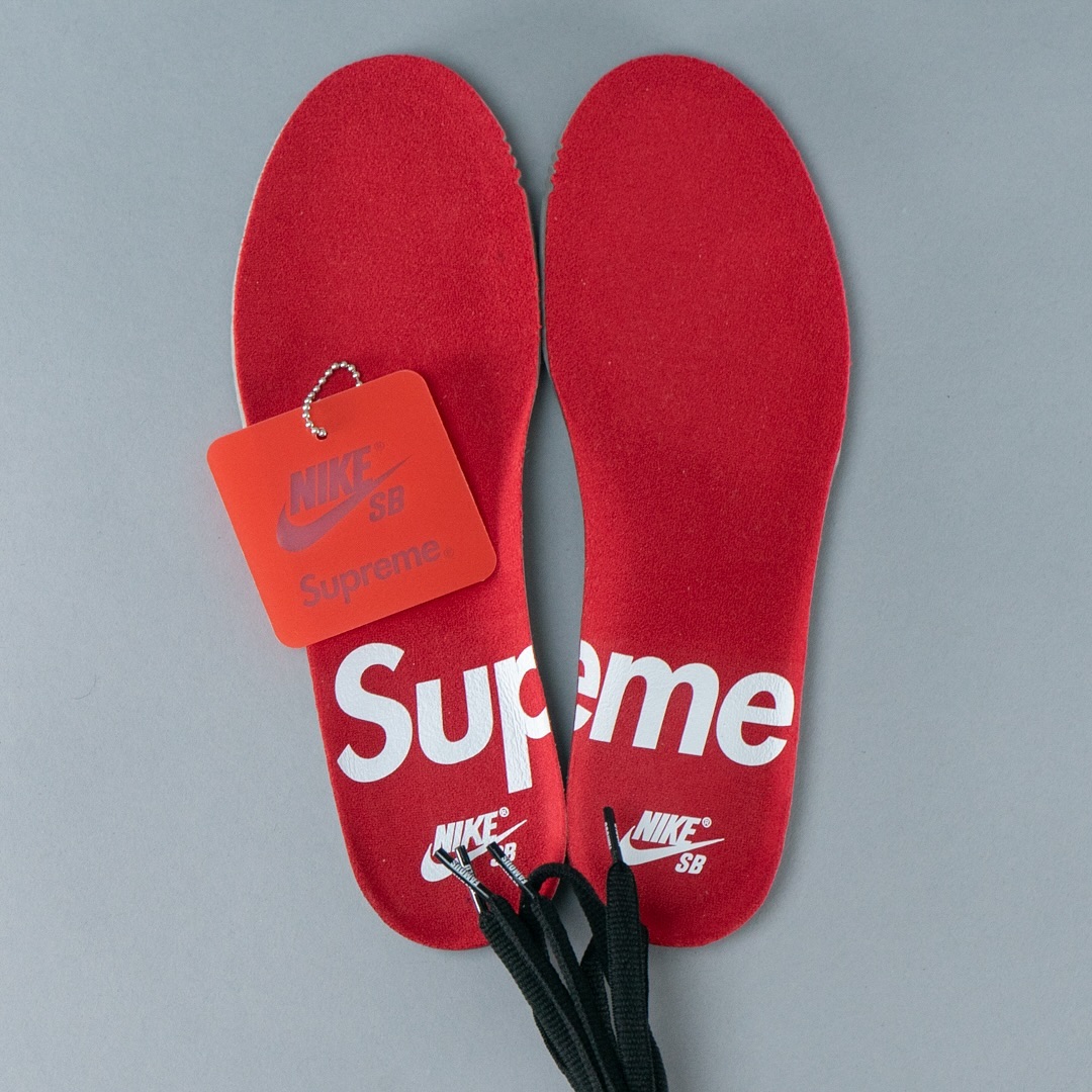 Supreme x Nike SB Dunk Low “Ink”