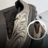 New Balance 5030 revealed in Paris with a liquid metal look New Balance 5030 revealed in Paris with a liquid metal look